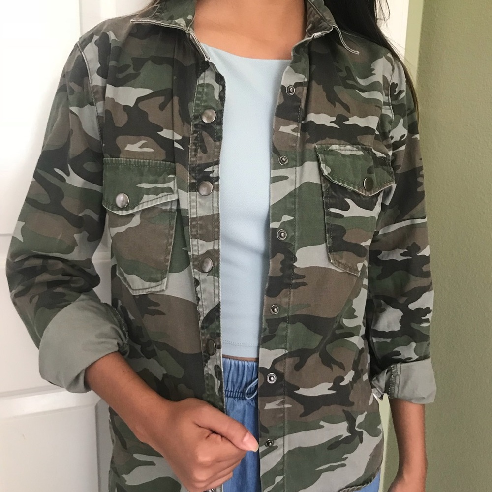 F21 | Camo button-up shirt